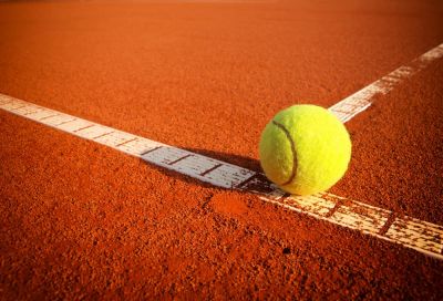 b_400_400_16777215_0_0_https___theracketlife.com_wp-content_uploads_2022_04_Can-You-Use-Hard-Court-Balls-On-Clay-Courts-00.jpg